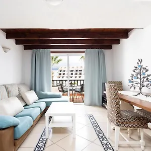 Home2book Americas & Pool Apartment